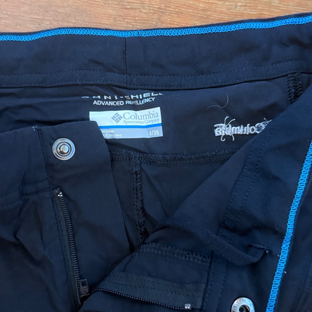 Columbia Women’s Black Hiking Pants | Size 4 | Lightweight Outdoor Pants - Picture 3 of 3